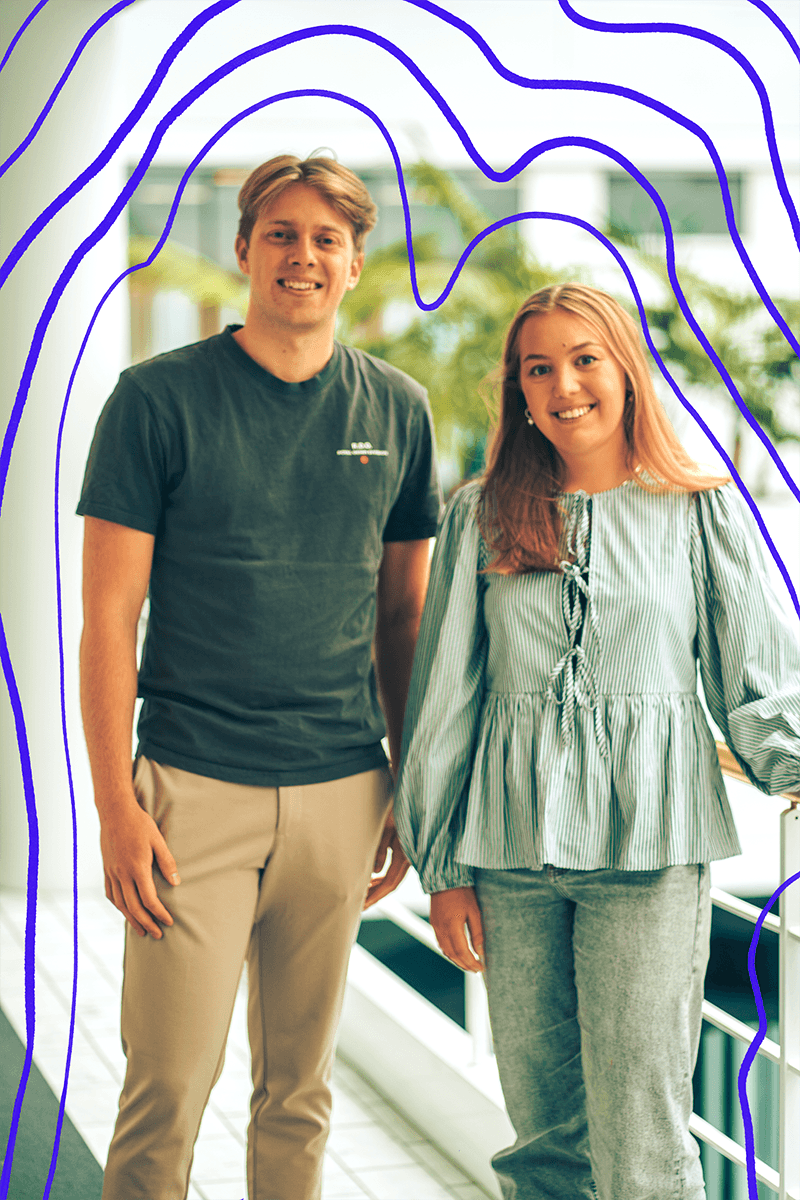 Rasmus og Julie er i fuld gang med at forberede webinaret, og glæder sig til at fortælle om studielivet på AAU d. 30. april