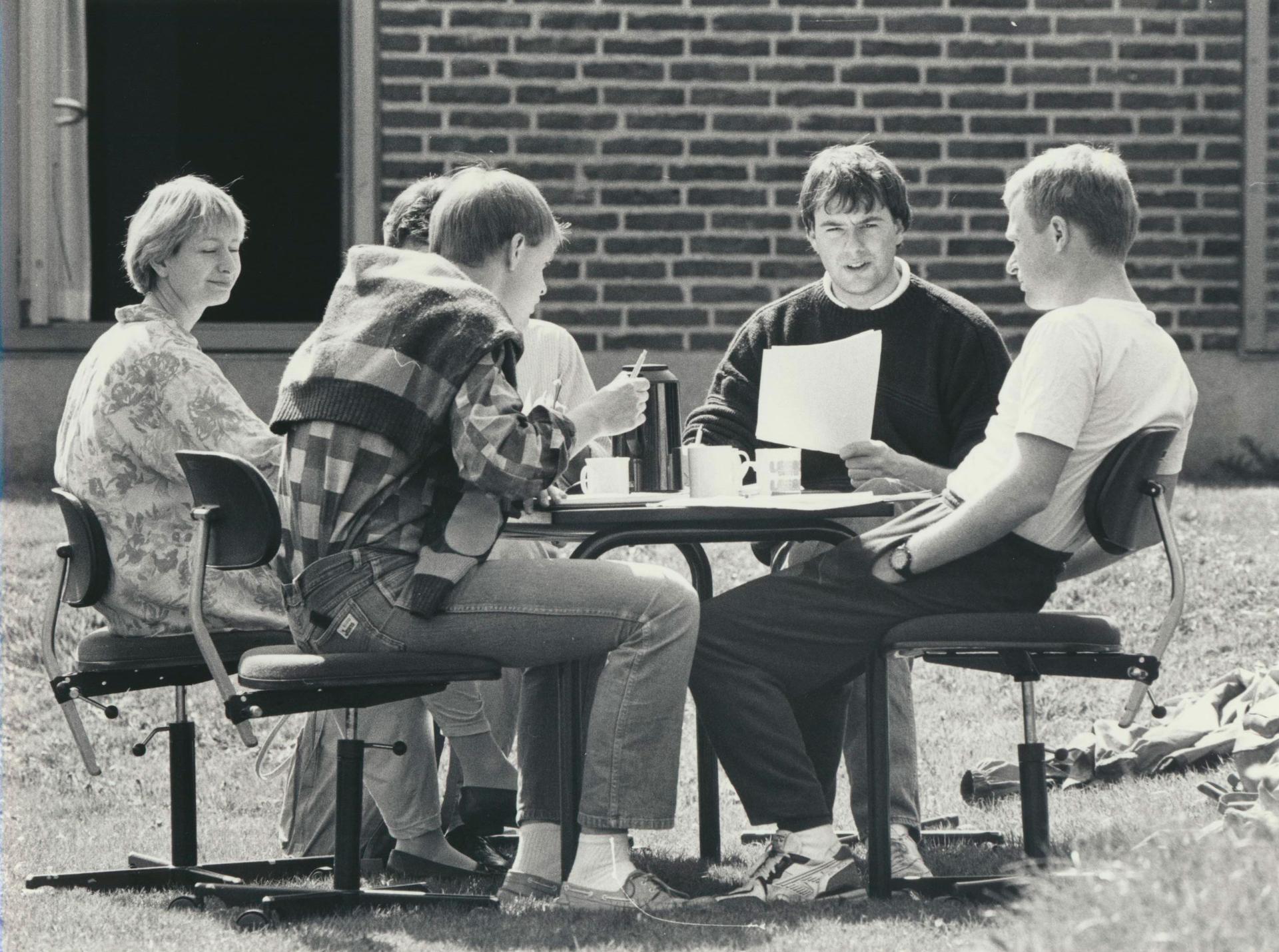Students at Aalborg University Centre (AUC) in the 1980s helped lay the foundation stone for today's AAU Business School. Photo: Henning Bagger